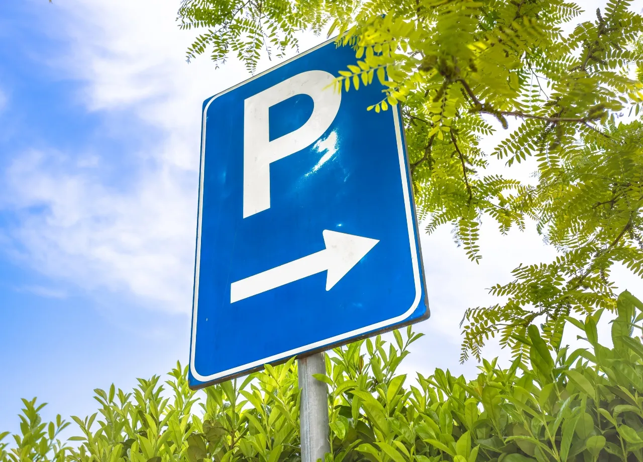 40 Euro fürs Wenden? Verbraucherzentrale kritisiert Parkplatzwächter in Oldenburg