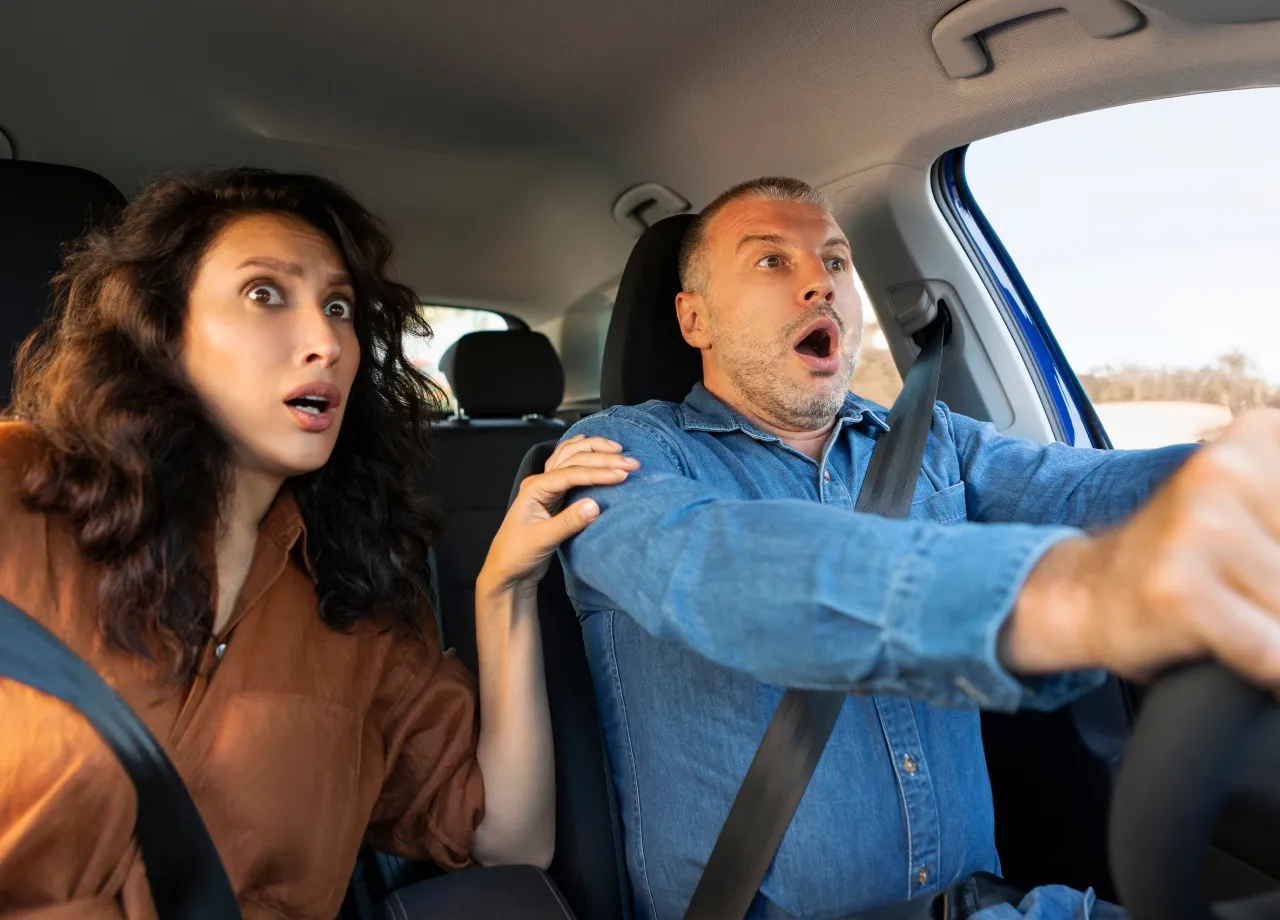 Beim Ausweichen eines RTW geblitzt: Mann sollte 30 Euro Verwarngeld zahlen