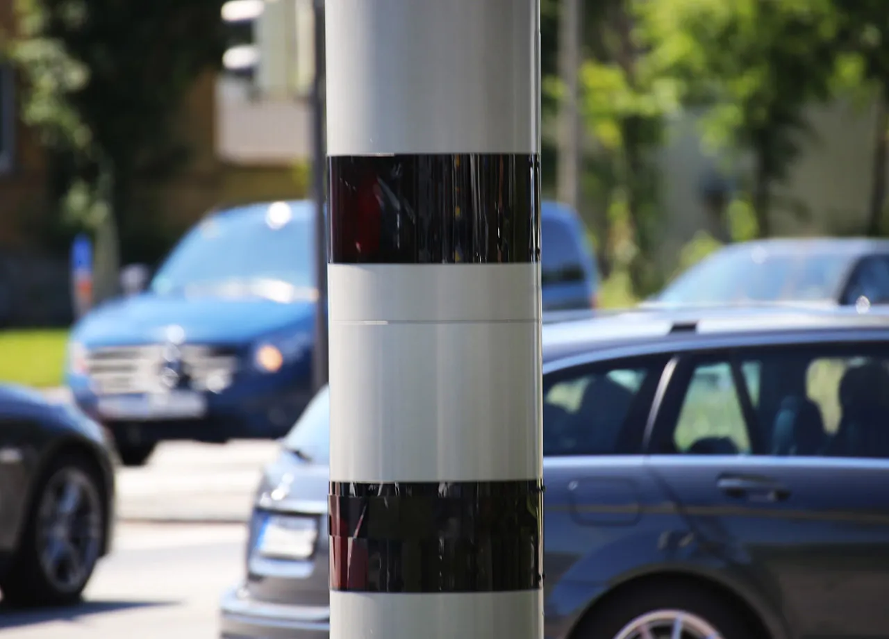 Blitzersäule mit Brennstoffzelle