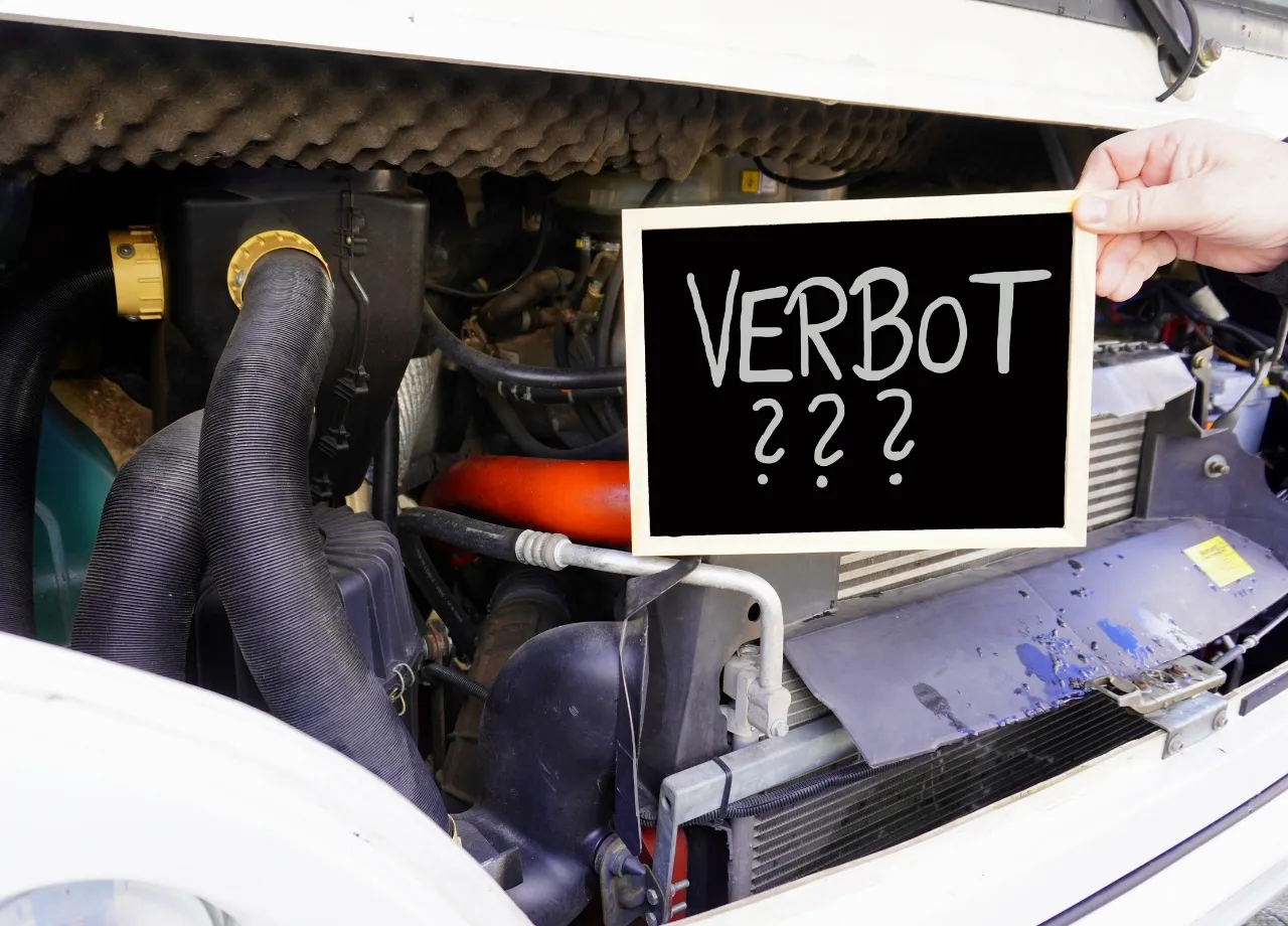 EU wackelt am Verbrenner-Aus: Brüssel prüft Kurswechsel nach Merz-Brief