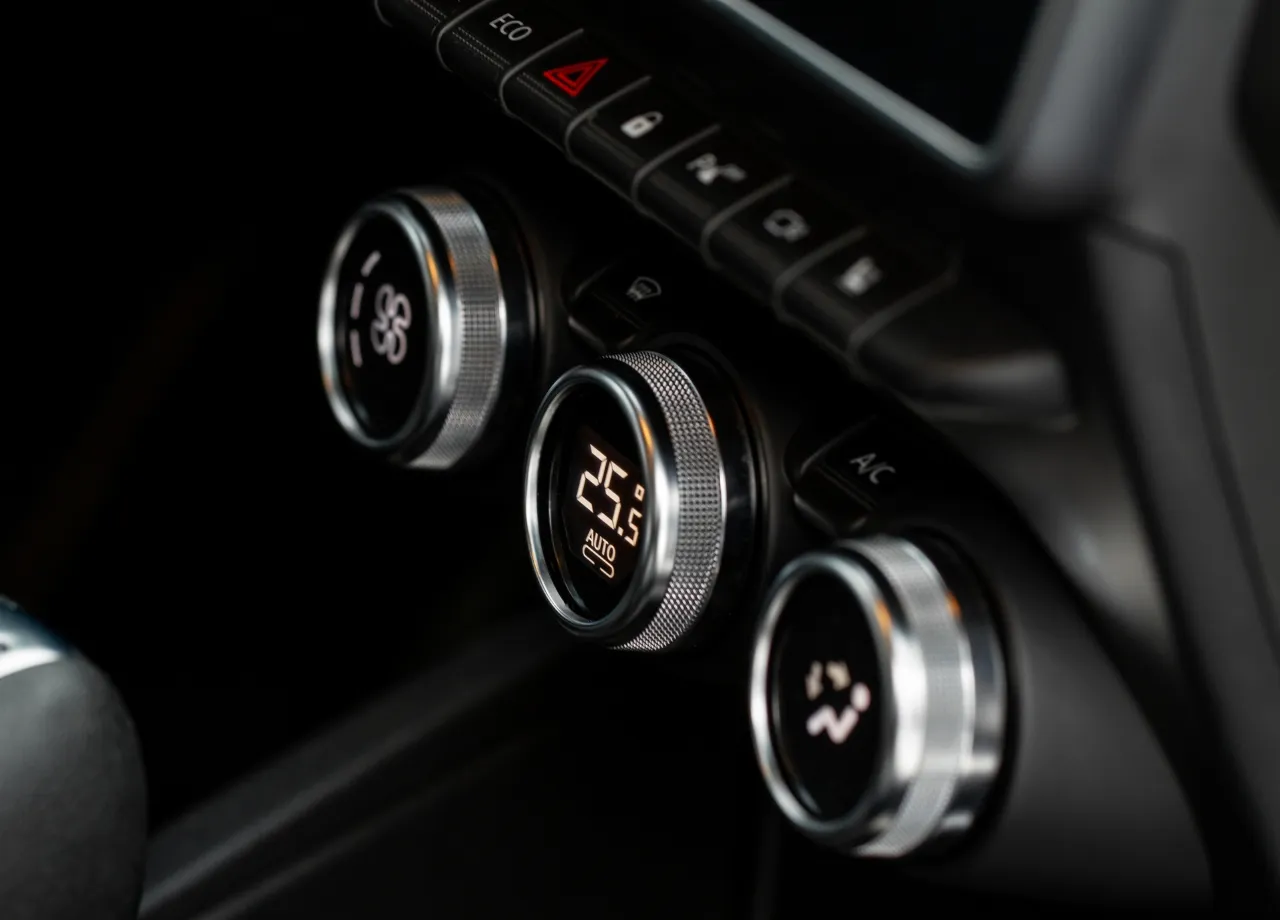 Ferngesteuerte Vorklimatisierung: Toyota dreht bis zu 100.000 Fahrzeugen den Saft ab