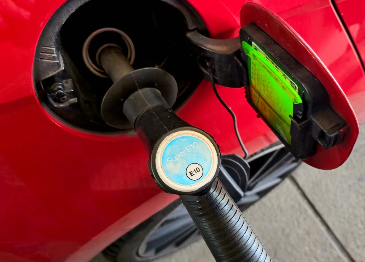 Nachdem sie E10 getankt hatten: 14 Autos mit Motorschäden