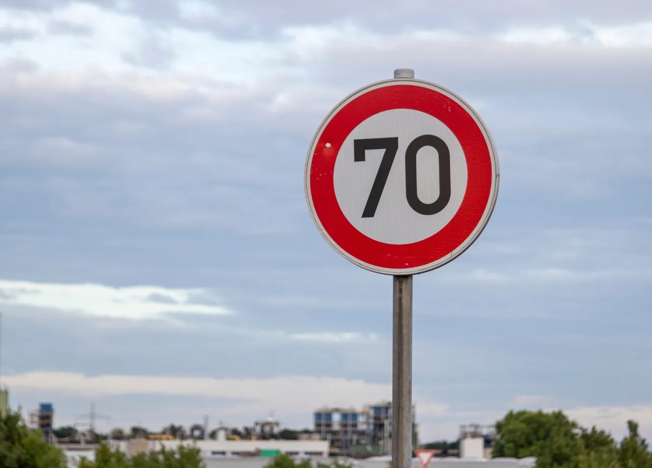Streit um Blitzer-Standort: Behörden im Sauerland weisen „Abzocke“-Vorwurf zurück