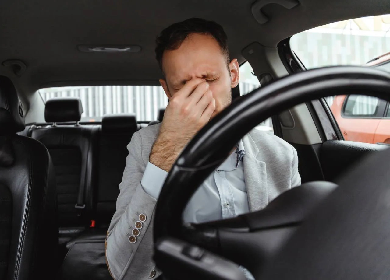 Teure Verkehrsirrtümer: Fünf „kleine“ Verstöße, die zu hohen Bußgeldern führen